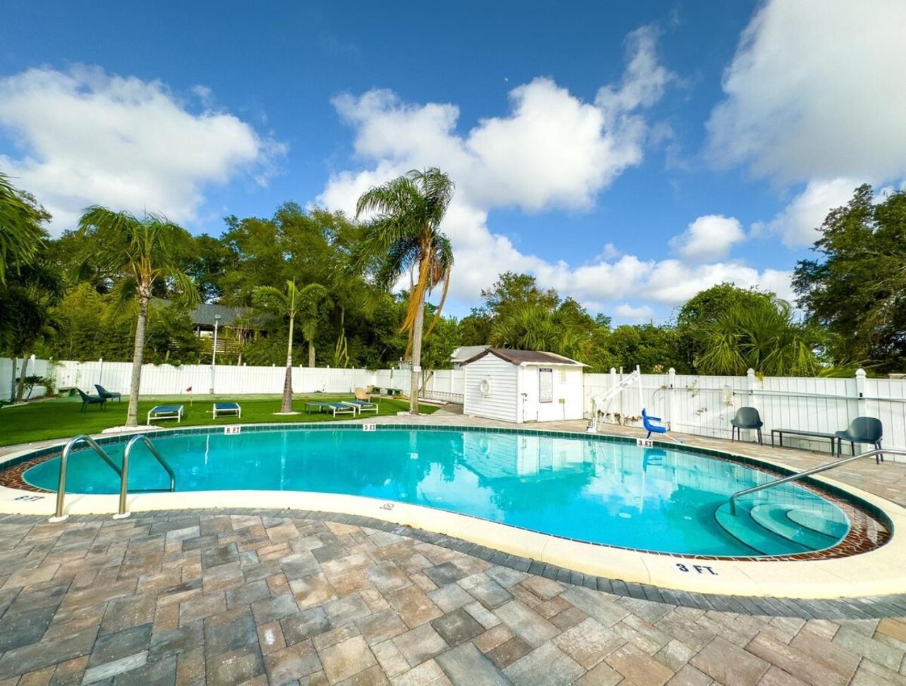 2B1B Stylish Little House W Shared Pool 511 Villa Clearwater Bagian luar foto