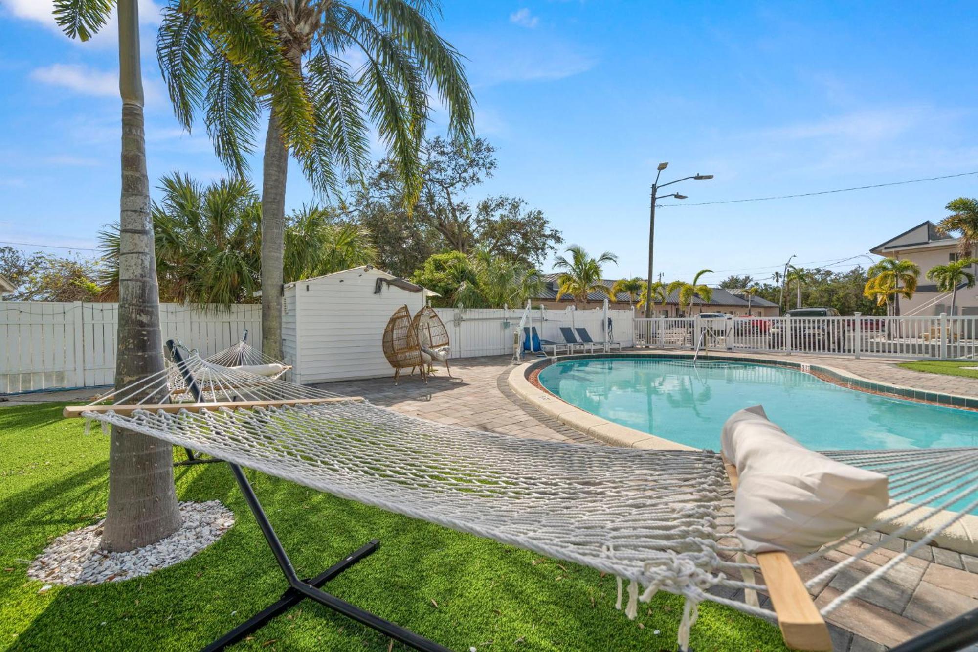 2B1B Stylish Little House W Shared Pool 511 Villa Clearwater Bagian luar foto
